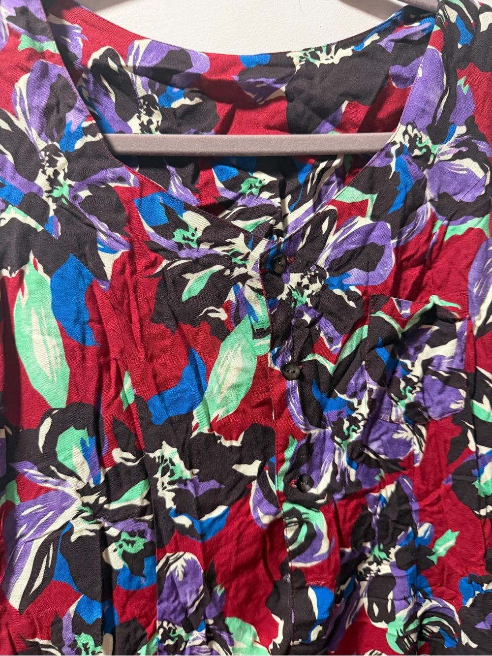 Sleeveless Floral Print Women’s Top in Red - Picture 2 of 5